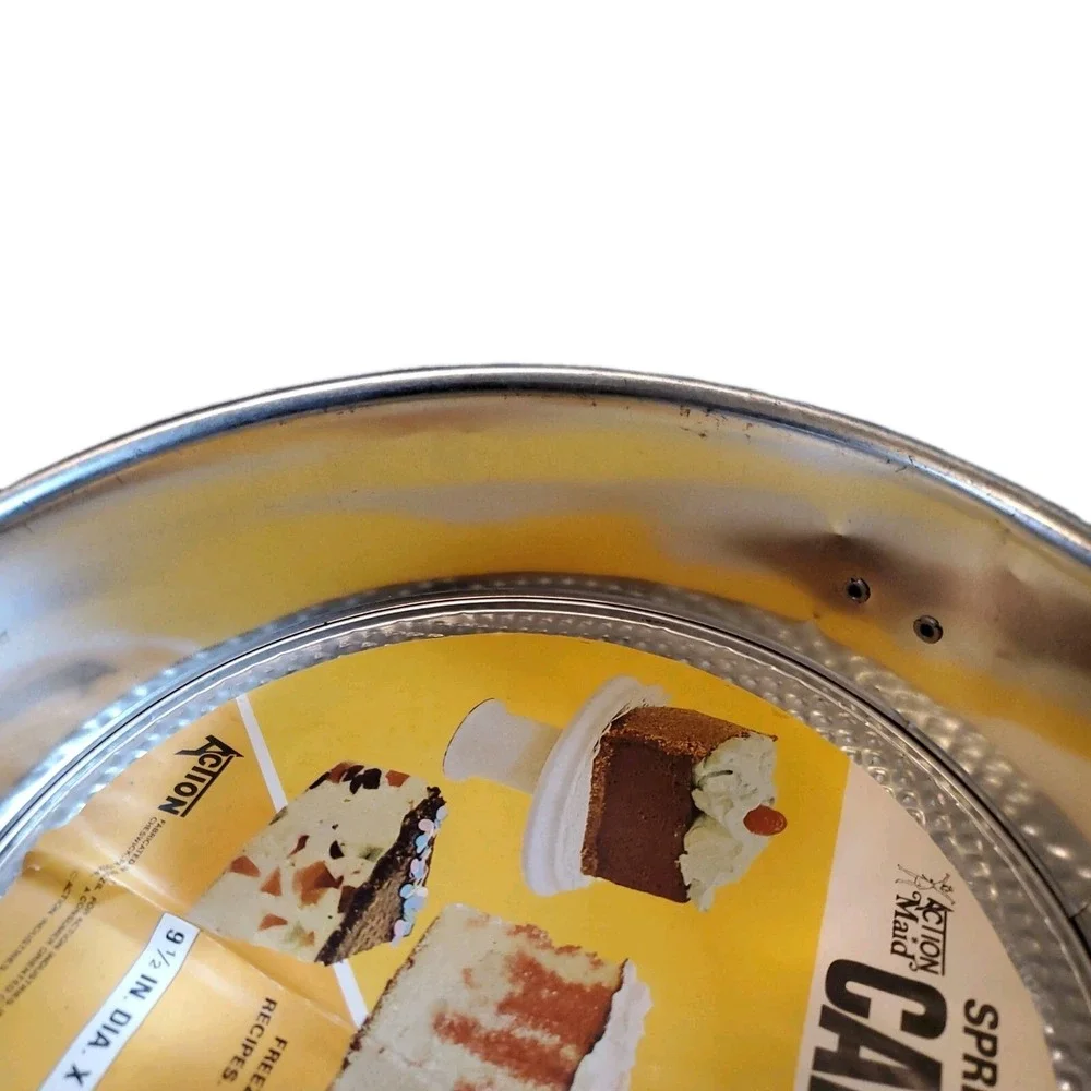 Vintage 70s Metal SPRING Cake Pan by Action Industries 9.5